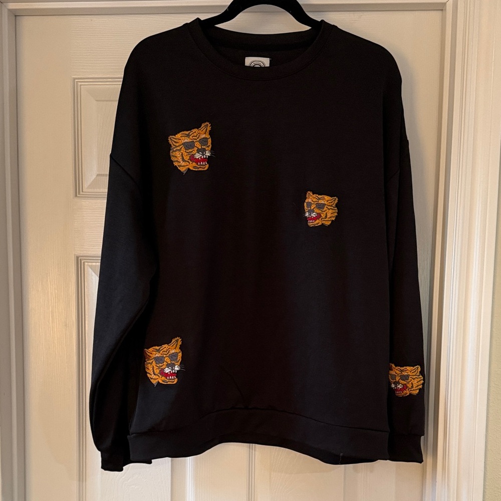 Black Graphic Women’s Long Sleeve Shirt from Japan
